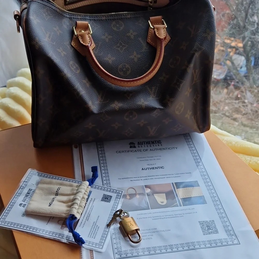 Louis Vuitton Brown Monogram Round Bag  Bandouliere 30. WITHOUT A STRAP. - Picture 10 of 16